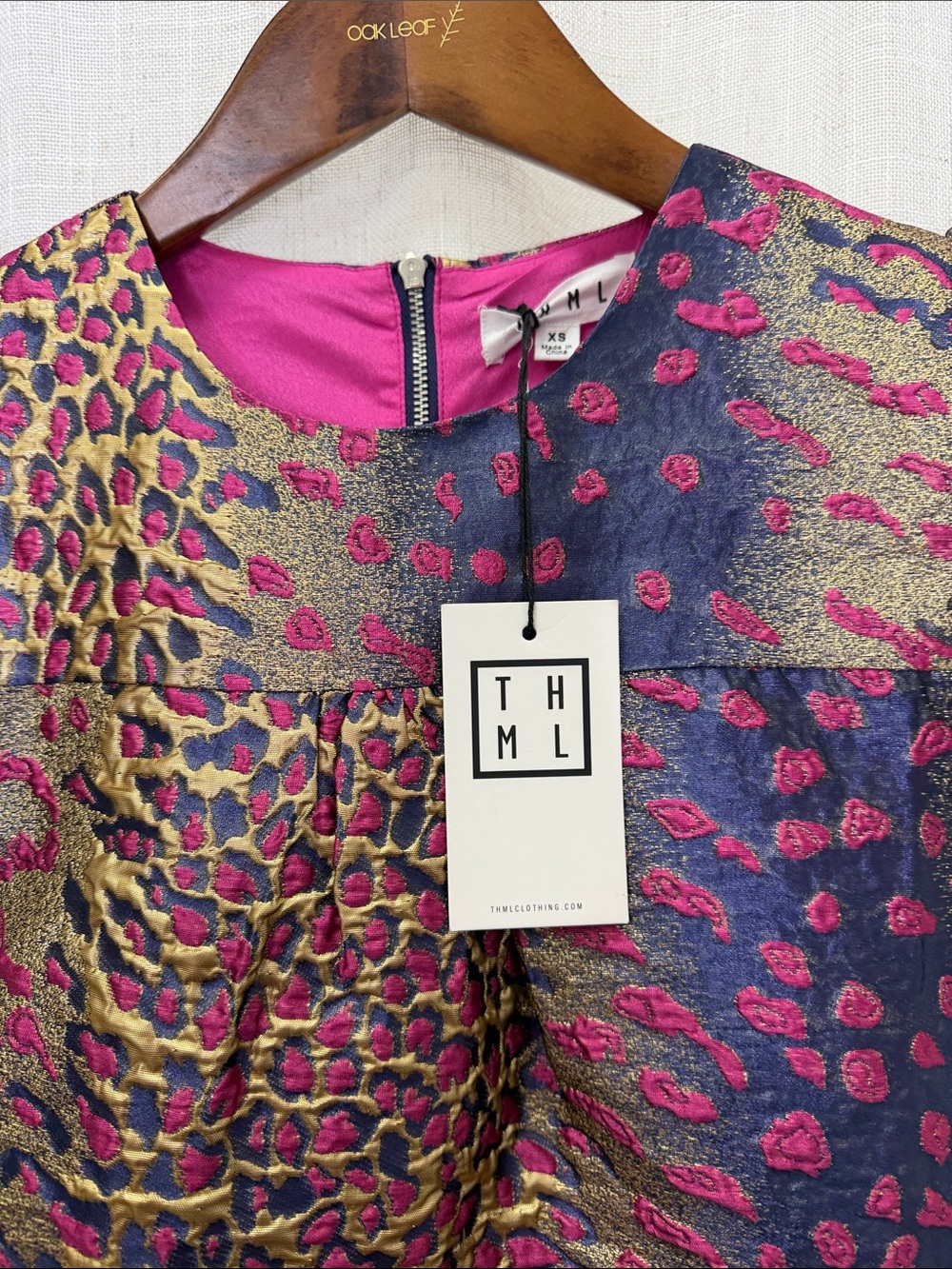THML Metallic Fucshia & Gold Jacquard Animal Print Flutter Sleeve Dress NWT - Picture 4 of 12